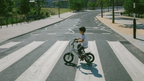 Why Do Roads In England Have Zig-Zag Lines?