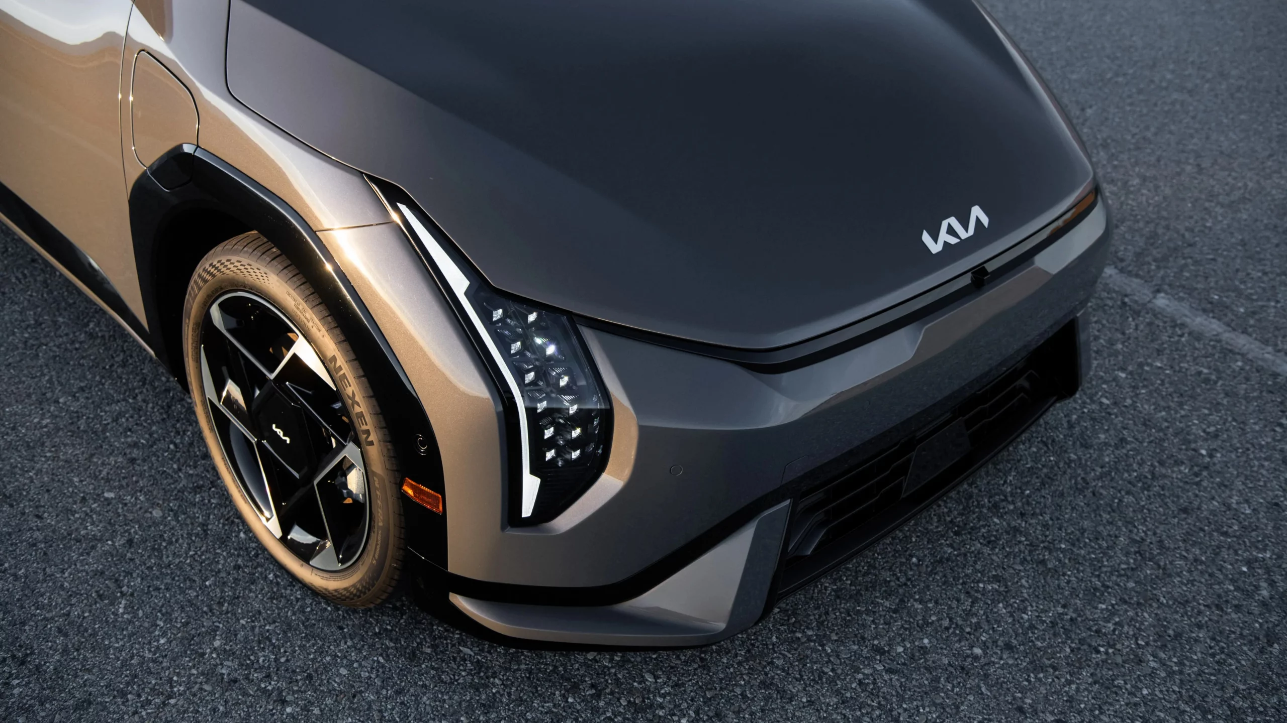 Kia’s Upcoming Hot Hatch Is Shaping Up to Be a Volkswagen Golf R from the Future