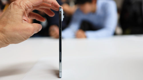 I tried the iPhone Air and it’s so exciting, I might ditch my Pro Max