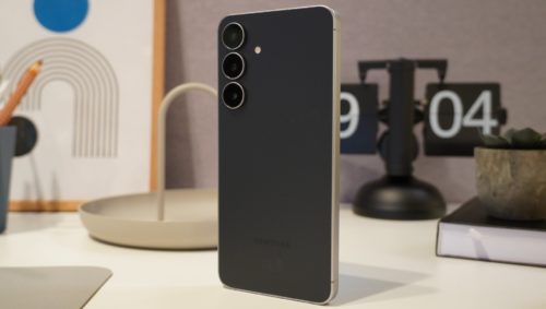 Samsung Galaxy S25 FE Review: Hands