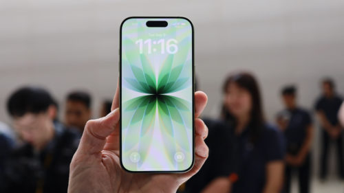 Some early iPhone 17 users are experiencing intermittent Wi-Fi problems