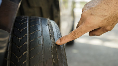 What Are The Warning Signs Of A Tire Blowout? Here’s What To Look For