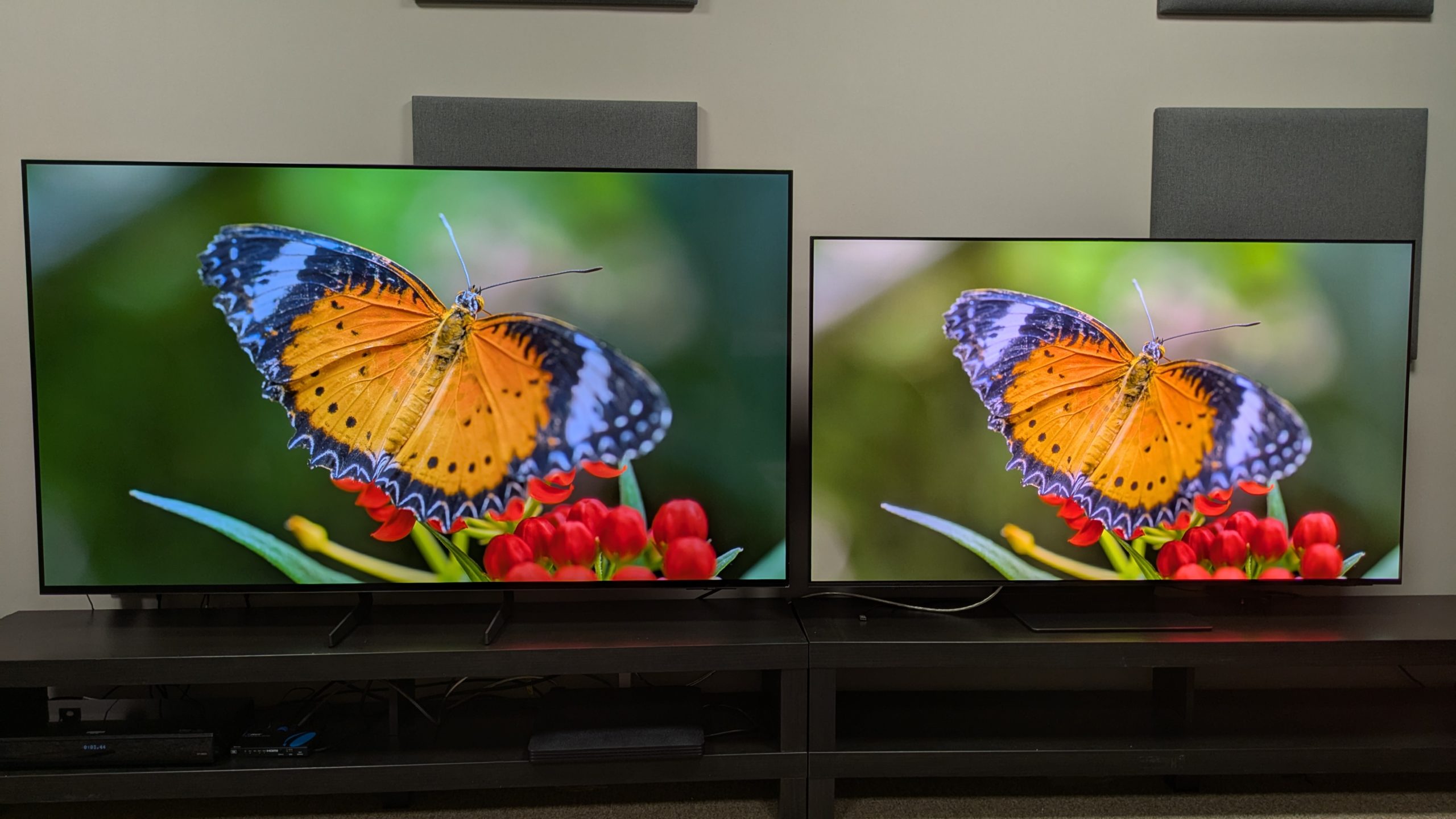 I tested Samsung’s flagship and most affordable 2025 OLED TVs side-by-side, and I was surprised by the results