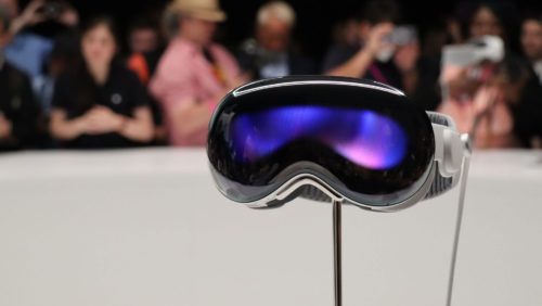 Apple has reportedly abandoned the Vision Pro 2 to make smart glasses, but I’m worried they’ll repeat the same mistakes