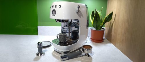 Smeg ECF03 review: chic 1950s style and consistently delicious hot or cold espresso