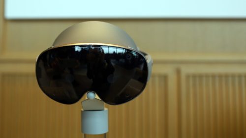 These are the top prompts to use when wearing an AI-powered XR headset