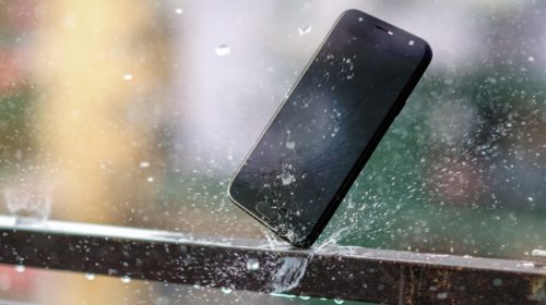 How To Remove Water From Your Phone’s Charging Port