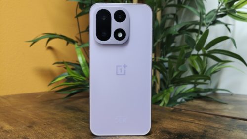 OnePlus 15 Review: Much more than an Oppo copycat