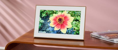 Pexar Starlight 15.6-inch review: this stunning digital photo frame will make both your photos and your living room glow