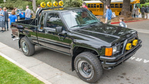 5 Awesome ’80s Pickup Trucks You Can Find For Under $30K Today