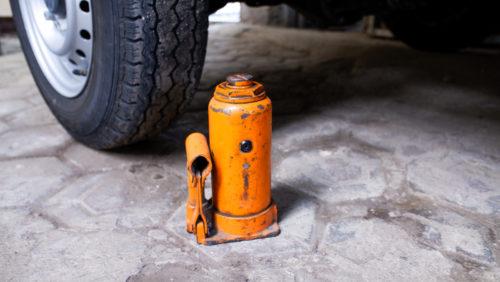 What Is A Bottle Jack Used For? (And Are There Any Downsides?)