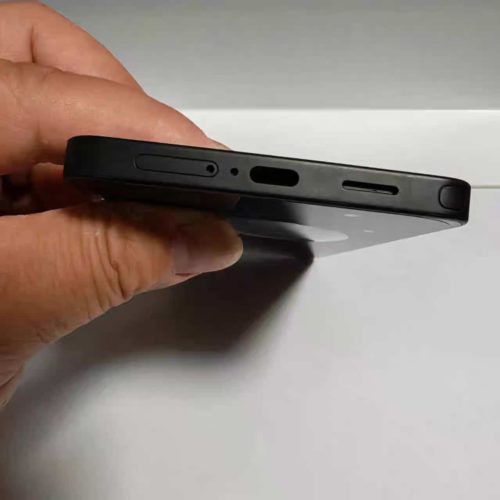 Exposure of the prototype of Samsung Galaxy S26 Ultra smartphone: rounded corners, pill-shaped camera protrusions