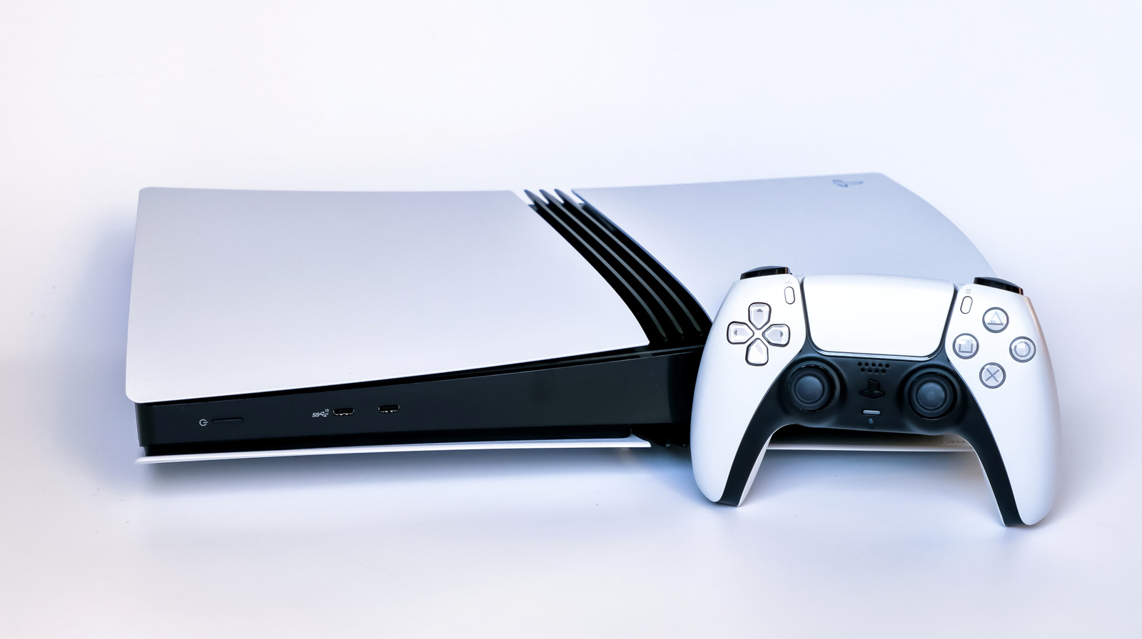 3 Things You Should Never Plug Into Your PS5’s USB Ports