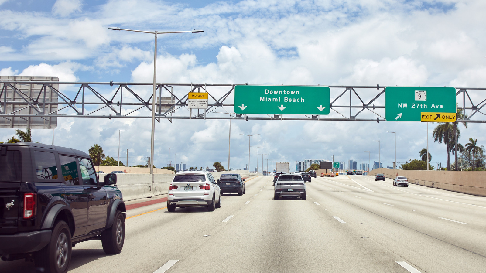 Is It Legal To Pass On The Right In Florida? Here’s What The Law Says