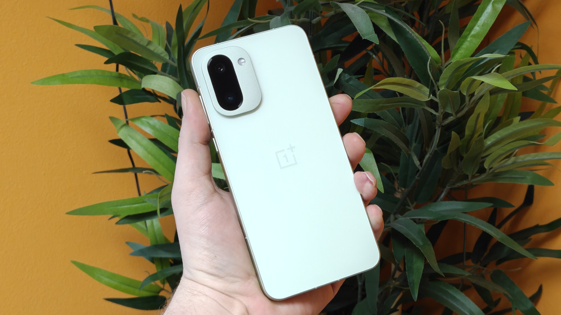 OnePlus 15R Review