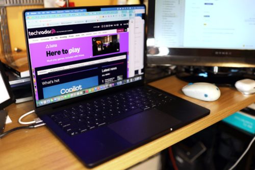 What RAM crisis? B&H is selling 24GB MacBook Pro M5s for the same price as discounted 16GB configurations right now