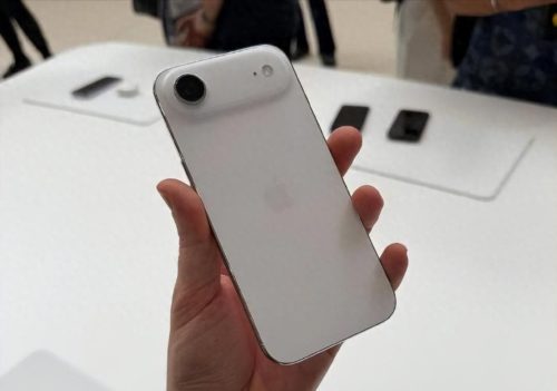 How to take Panoramic Photos with iPhone Air?