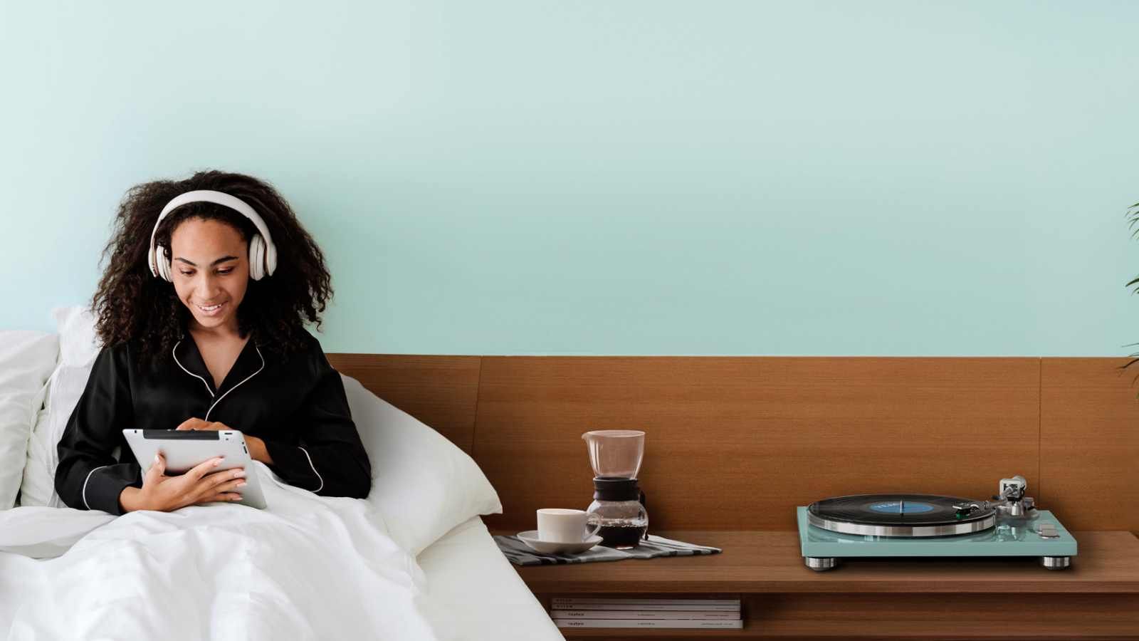 A turquoise turntable designed for Bluetooth? If anyone can do it, TEAC can