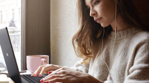 How to choose a laptop or PC screen that won’t strain your eyes