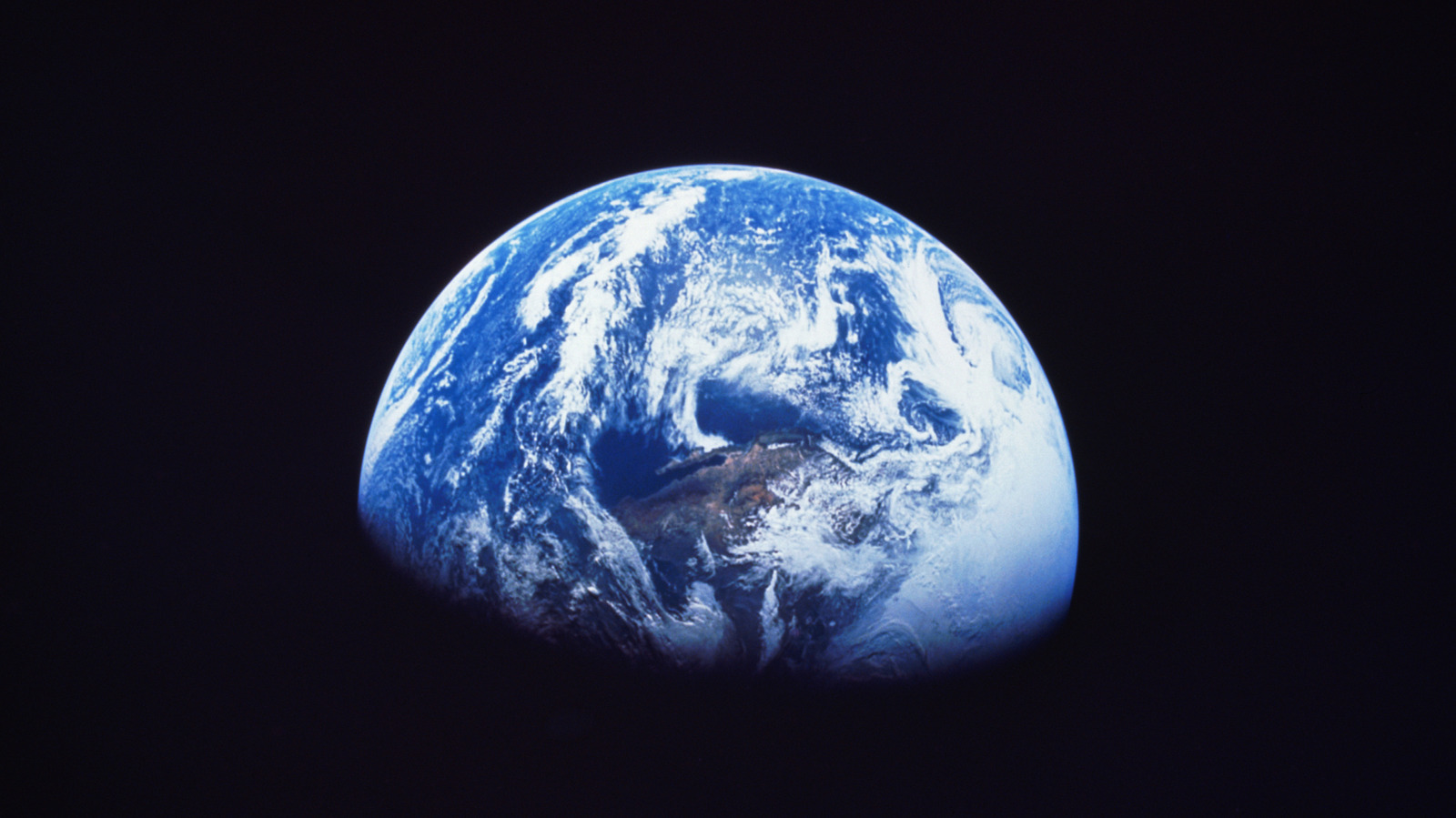 An Entire Ocean Could Be Trapped In Rock 400 Miles Below Your Feet