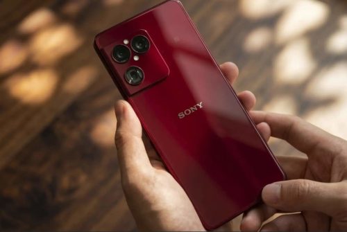 Rendering images of Red Version of Sony Xperia 1 VIII smartphone have been released, featuring a square camera island design.