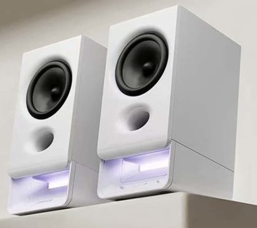 EDIFIER R20 Desktop Computer Speaker Review: Immersive Sound Meets Sleek Design