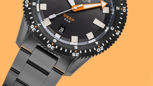 This Affordable 500m Automatic Dive Watch Borrows a Page from High-End EDC