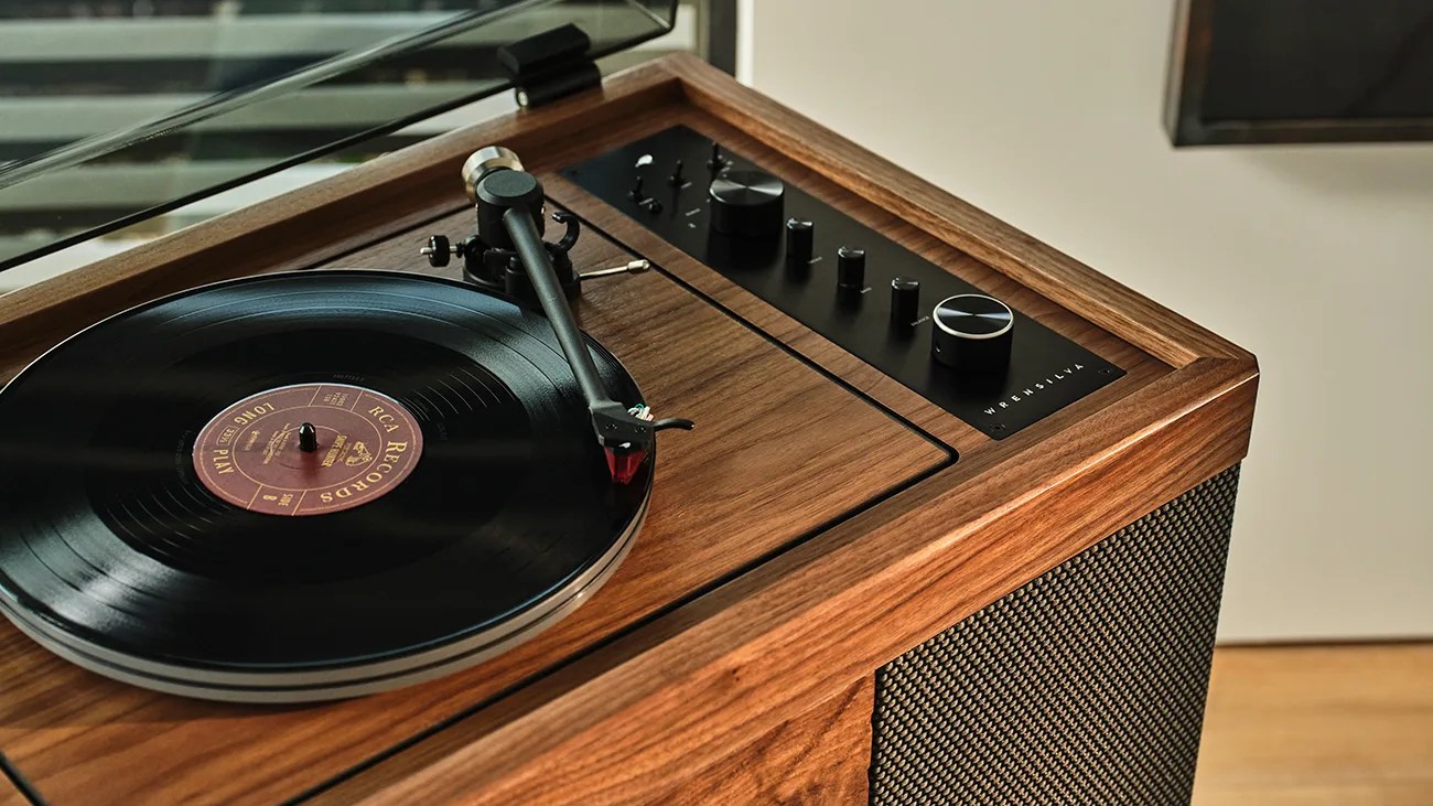 An Elite Audiophile Brand Just Dropped a Stunning Vinyl Hi-Fi System for Sonos Fans
