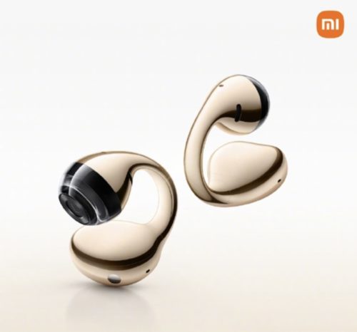 Xiaomi’s first over-ear headphones made their debut! With a mirror-like body and transparent sound-emitting balls, the design is truly unique.