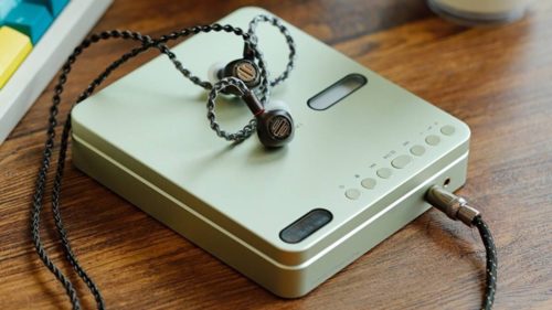 This retro-inspired portable CD player looks super-sleek, has audiophile credentials including a headphones amp for spicier cans, lasts 12 hours, and offers Bluetooth, 3.5mm, 4.4mm and Coax output too