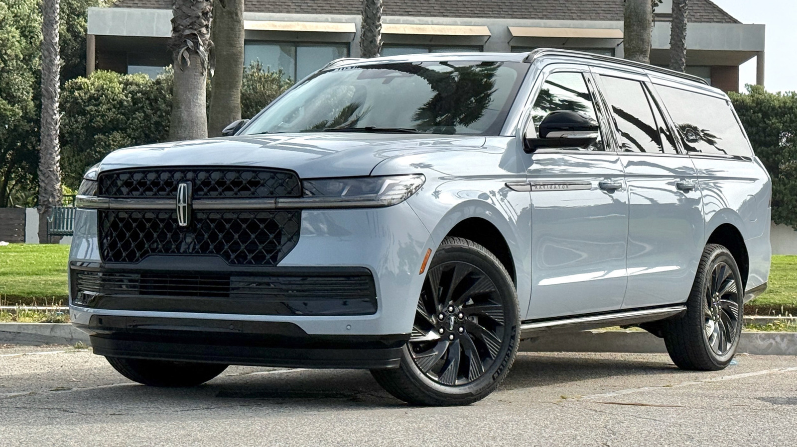 Lincoln’s Navigator L May Not Have A V8, But Don’t Doubt Its Commitment To Excess