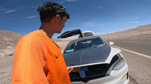 YouTuber’s Tesla Hit 0% Charge And Not Even His Mounted Solar Panel Could Save Him