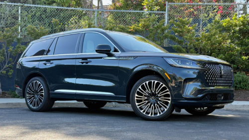 Lincoln’s New Aviator Turned More Heads Than I Expected, But They Were Right To Stare