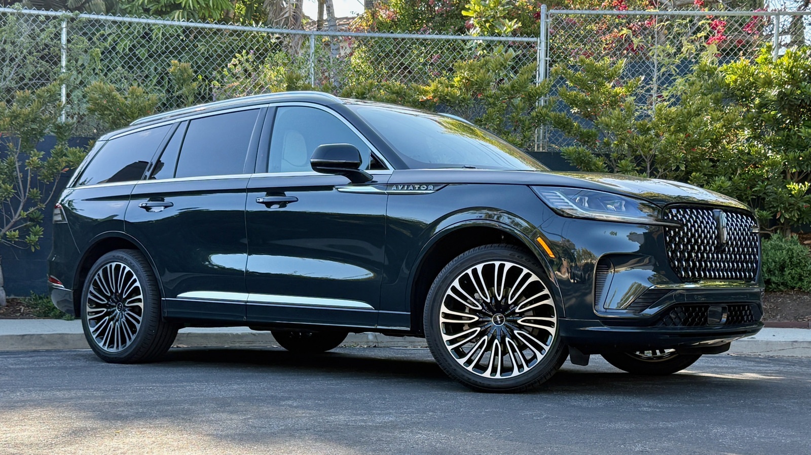 Lincoln’s New Aviator Turned More Heads Than I Expected, But They Were Right To Stare