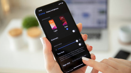 Want Your iPhone’s Dark Mode To Be Even Darker? Try This