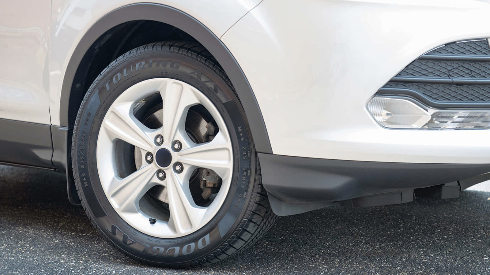 What’s The Difference Between Douglas And Goodyear Tires?