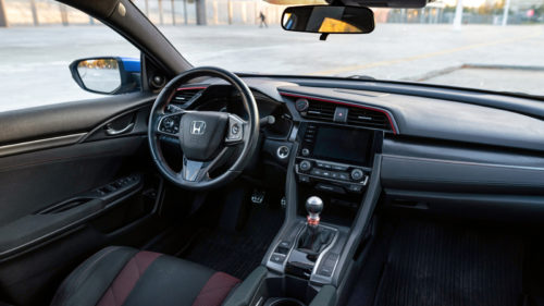 4 Driving Skills A Manual Car Teaches You That An Automatic Won’t