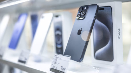 10 Old iPhones That Are Still A Good Buy In 2026