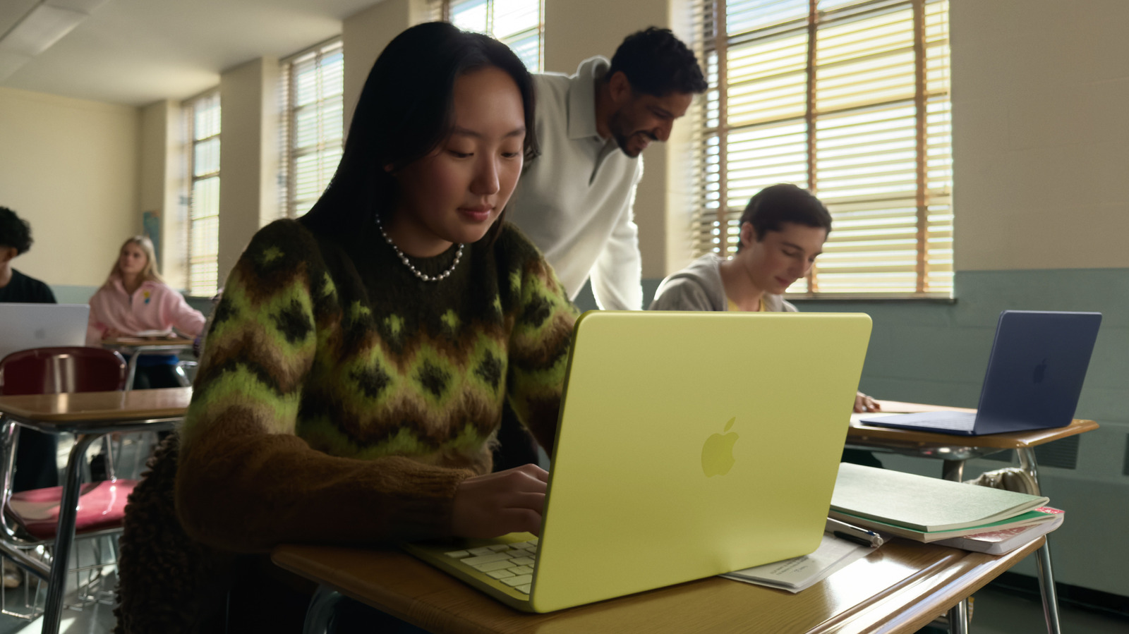 What Those Dots Under The Icons On Your MacBook Dock Are For