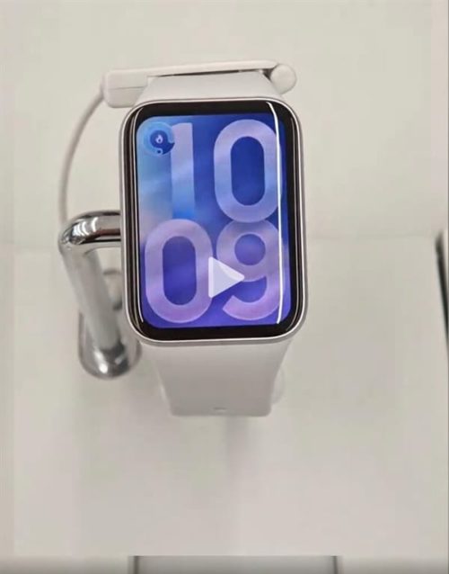 Introducing Xiaomi Band 10 Pro: A slightly curved full