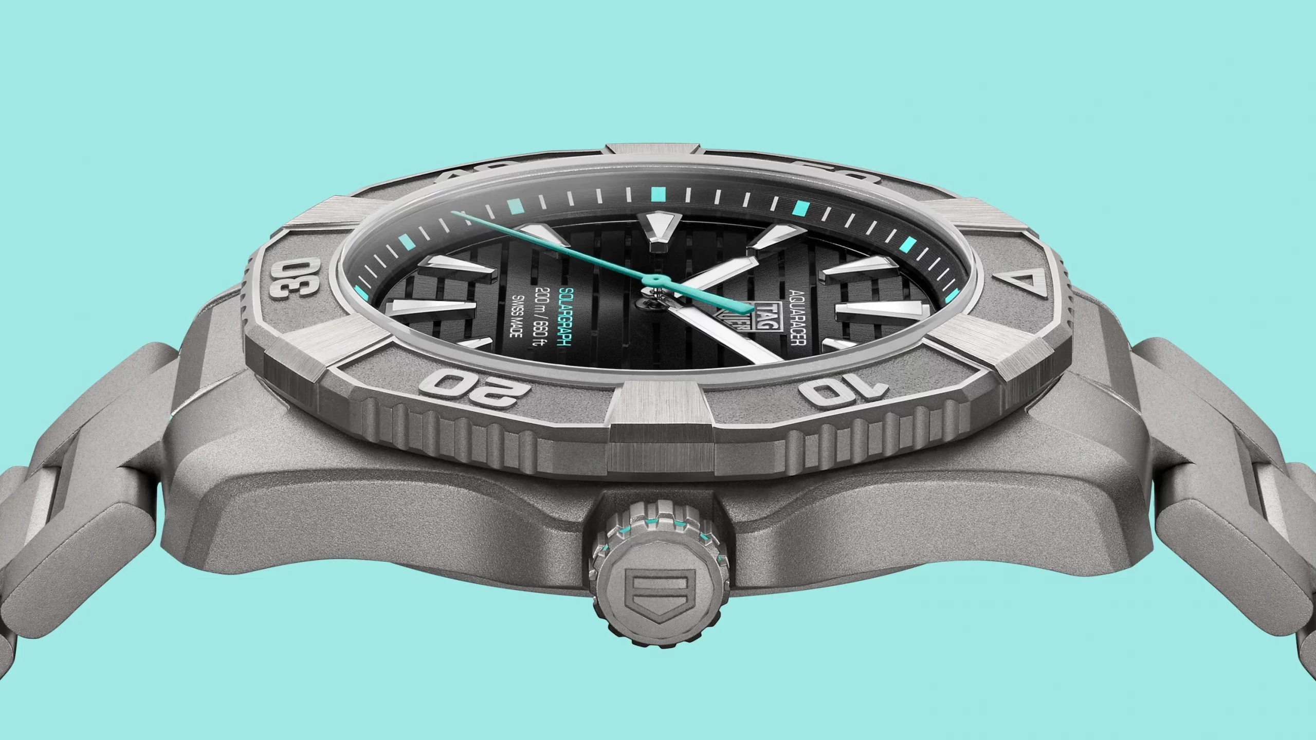 TAG Heuer’s Entry-Level Dive Watch Gets a Sporty, 1980s-Inspired Revamp
