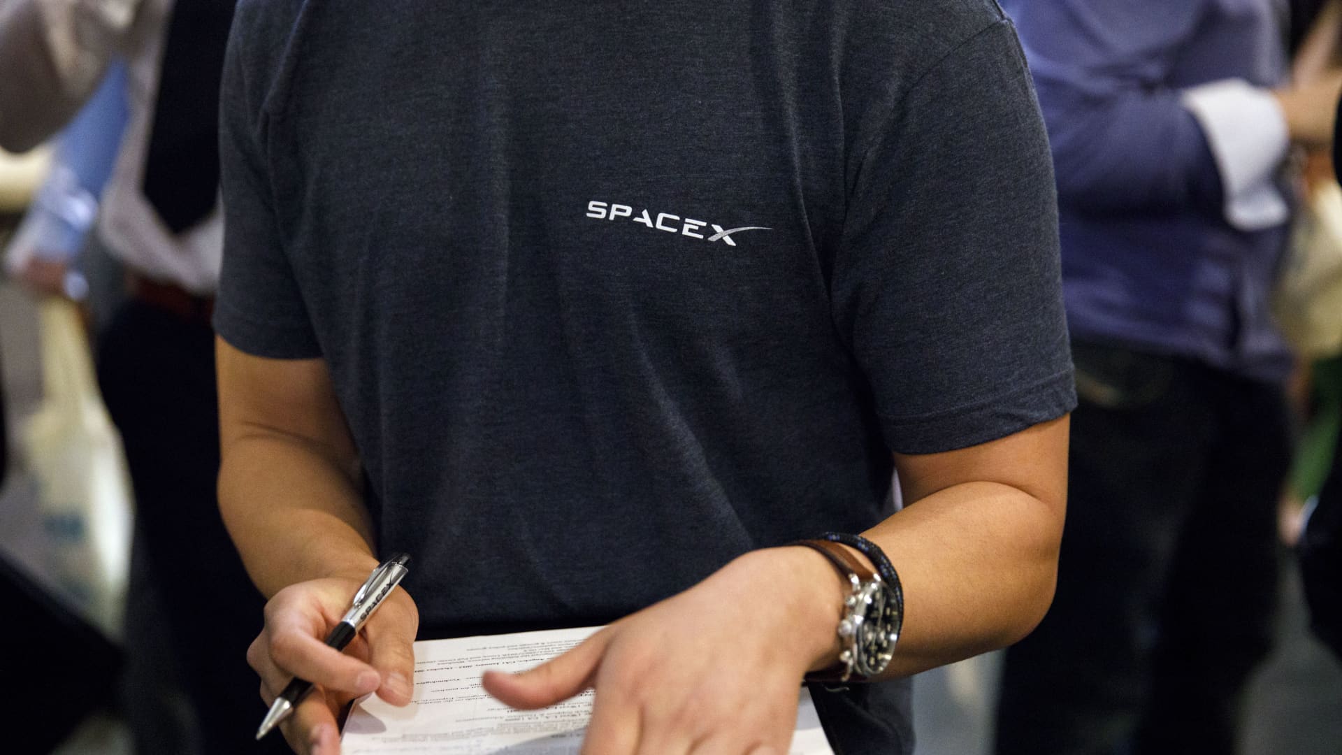 SpaceX stock has cooled. Hiring for jobs in the space economy hasn’t