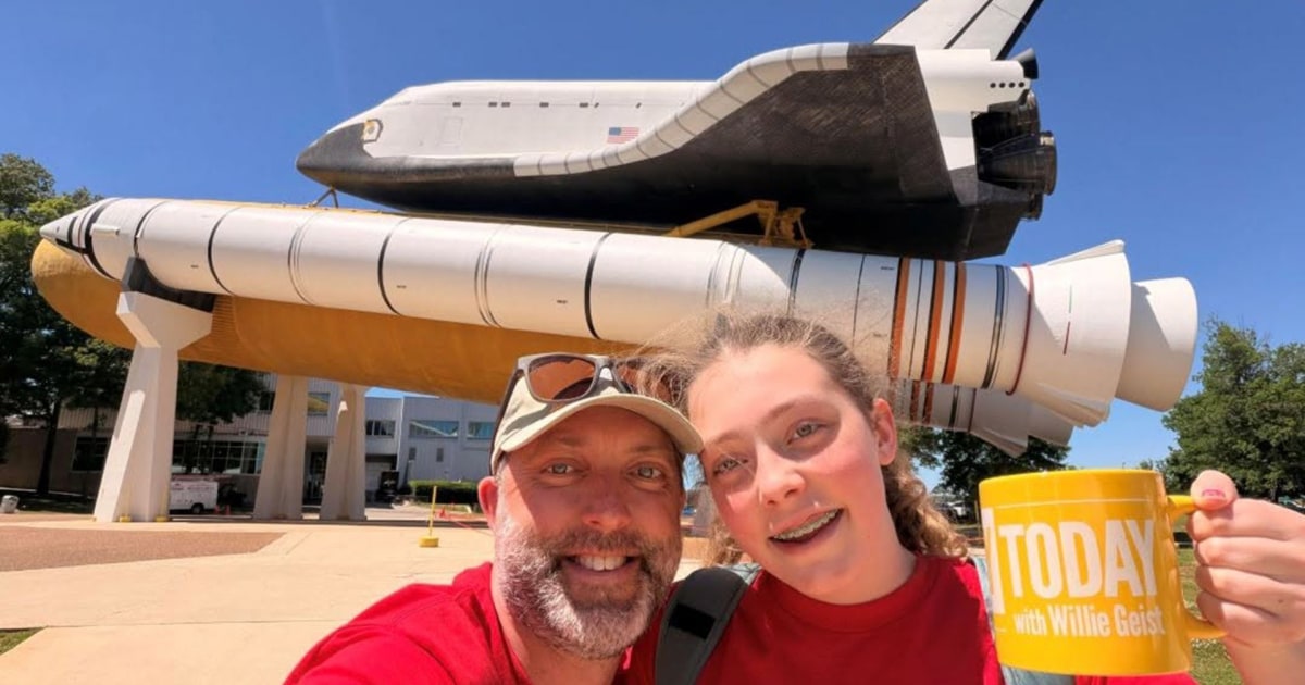 Dad Snaps Sunday Mug Shot With Daughter at Space Camp