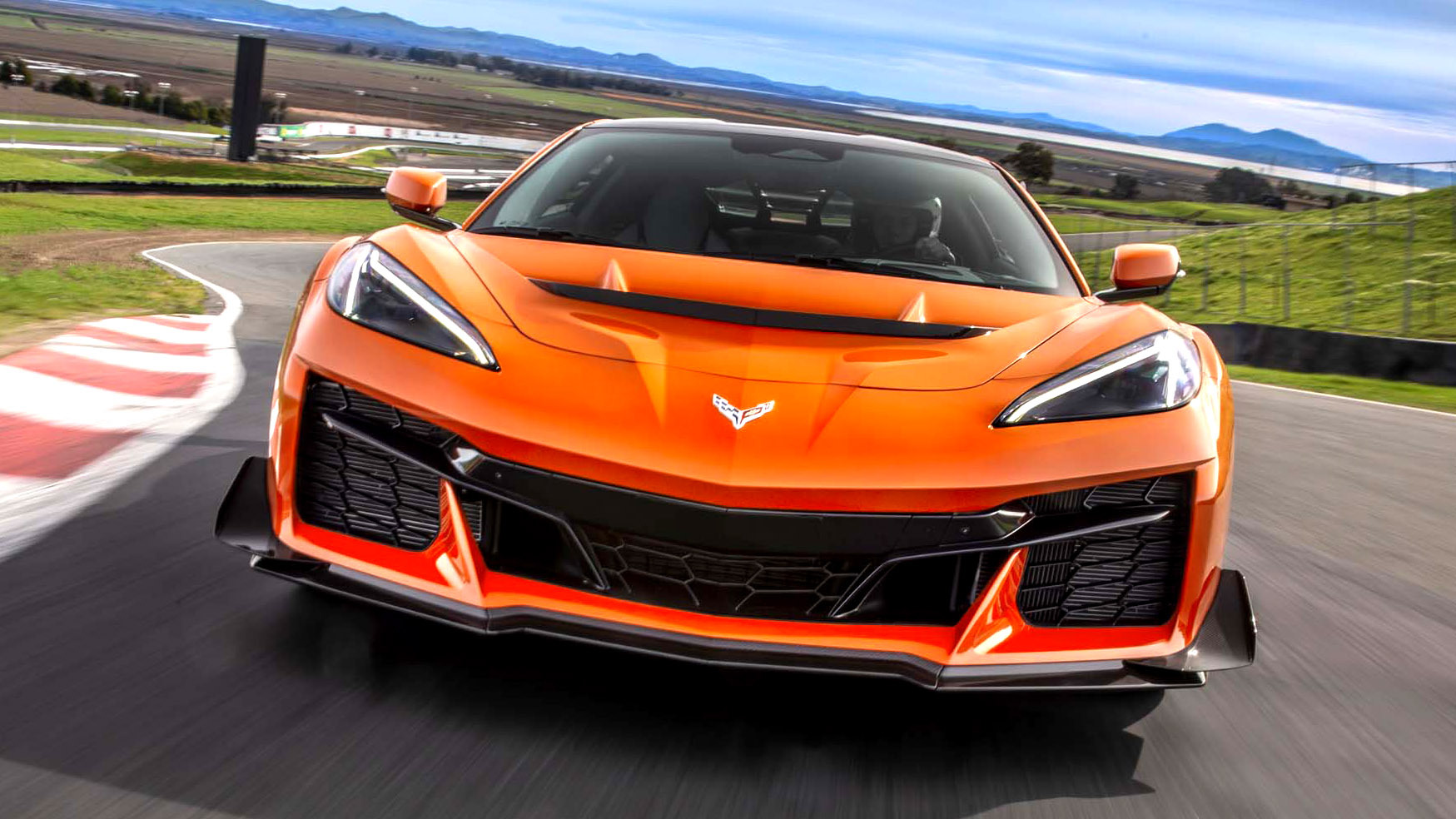 A $255K Corvette Embarrassed A $4.3M Bugatti To 60 MPH | Carscoops