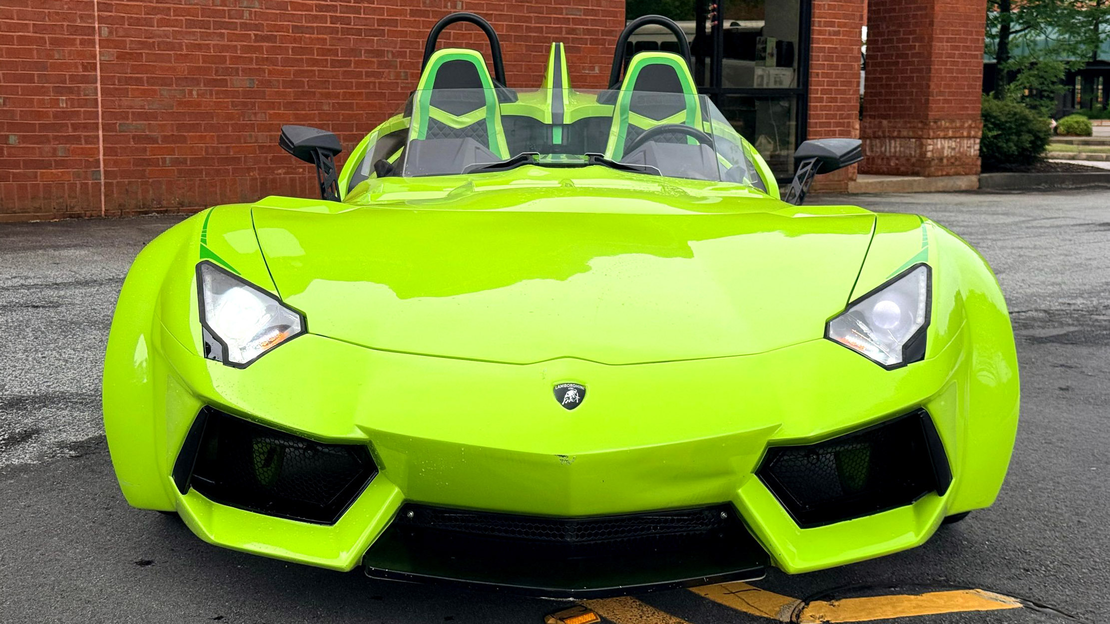 This Slingshot’s Lamborghini Costume Wore Off At $13,786 | Carscoops