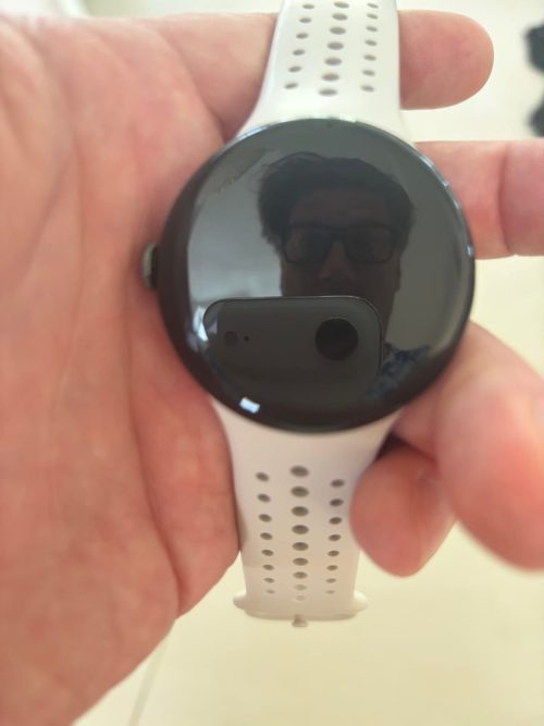 The Prototype of Google Pixel Watch 5 Smartwatch has been Exposed. Netizens Discovered it while Diving.