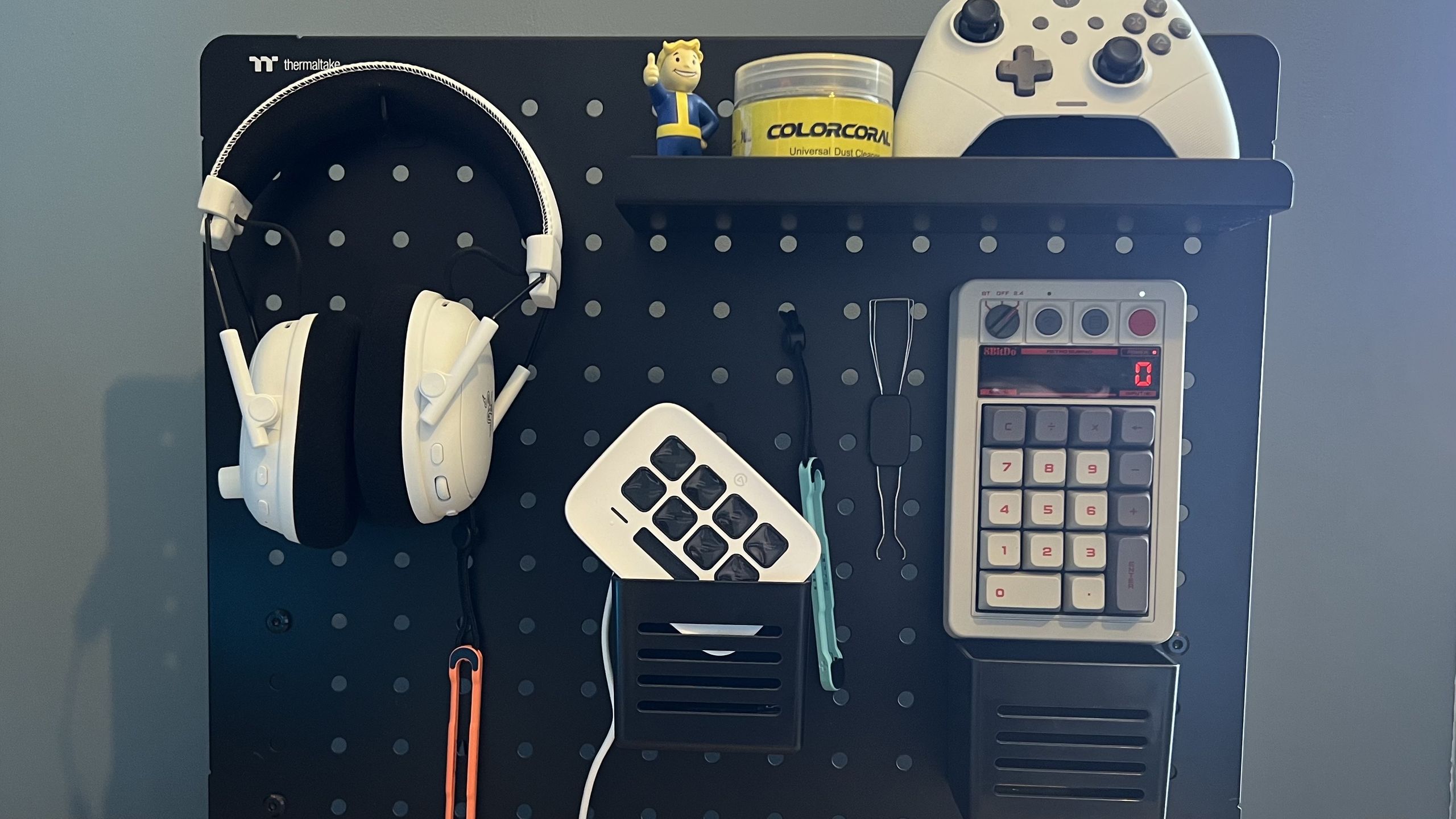 I’ve been curating desk tech gadgets for ten years, these are the accessories that made it into my final setup