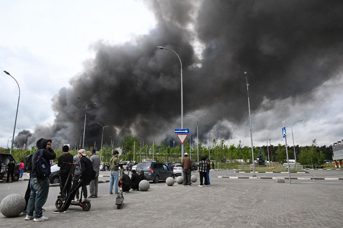 Russians Complain, Joke, Demand Answers After the Largest Drone Attacks on Moscow