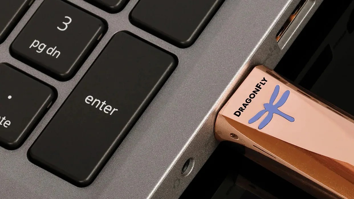 This Tiny Amp Will Breathe New Life Into Your Desktop Hi-Fi System