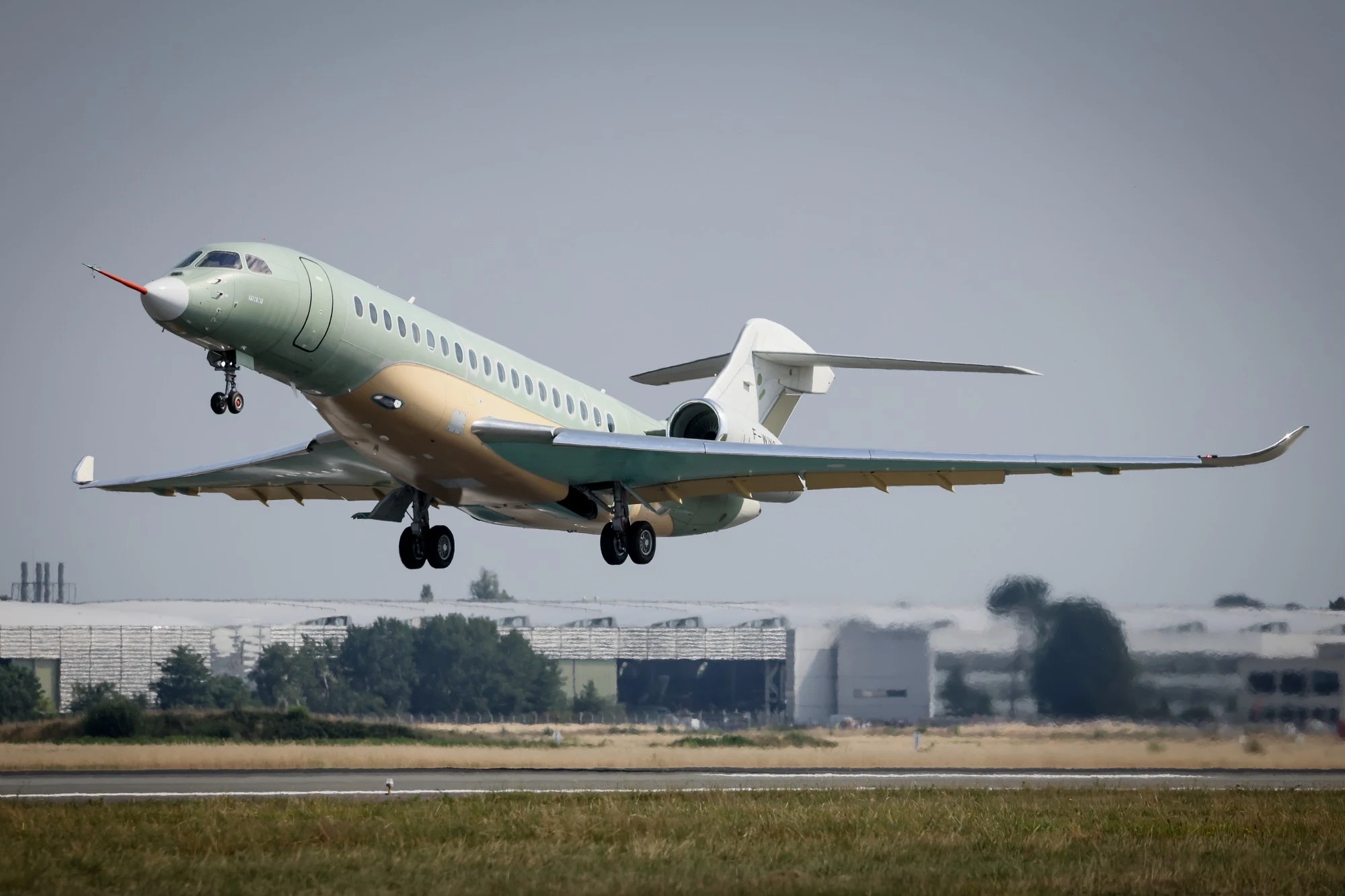 Falcon 10X makes first flight